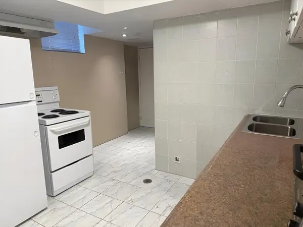 249 Lucas ST #Lower, Richmond Hill, ON L4C 4P9