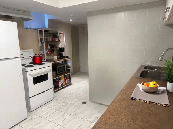 249 Lucas ST #Lower, Richmond Hill, ON L4C 4P9