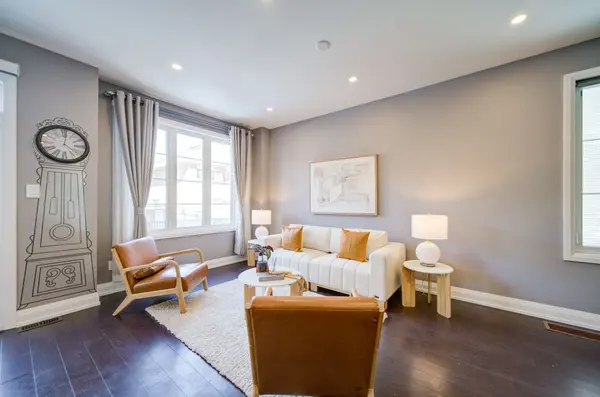 382 Highway 7 E N/A #Th17, Richmond Hill, ON L4B 0C5