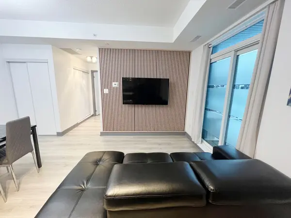 1 Climo LN #G11, Markham, ON L6E 0V8