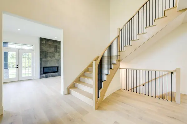 20 Stokes TRL, Milton, ON L0P 1B0