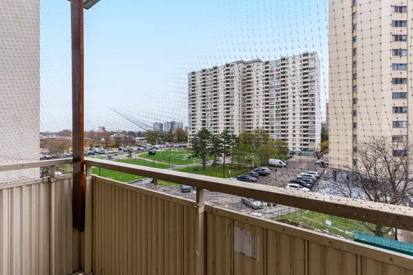 340 Dixon RD #513, Toronto W09, ON M9R 1T1