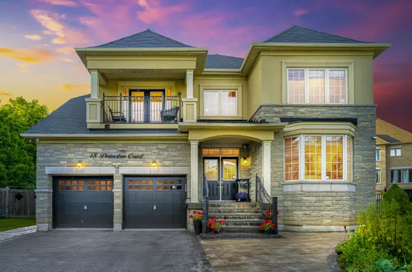 18 Deanston CT, Brampton, ON L6X 2Z7