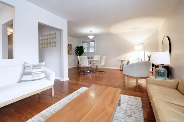 4 Duncairn DR, Toronto W08, ON M9B 2P2