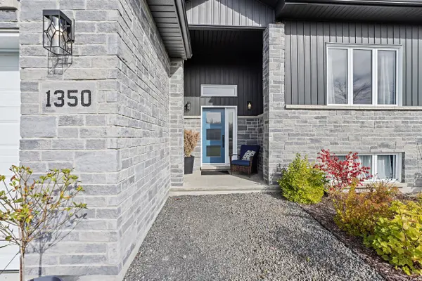 1350 Country LN, North Dundas, ON K0C 2K0