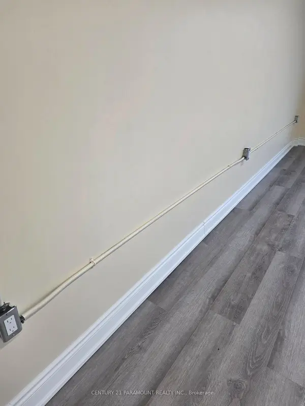 587 Hanlon Creek BLVD #18 Upper Level, Guelph, ON N1C 0A1