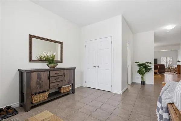 27 Cox ST, Cambridge, ON N1S 0A3