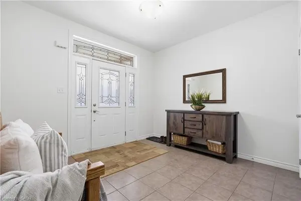 27 Cox ST, Cambridge, ON N1S 0A3