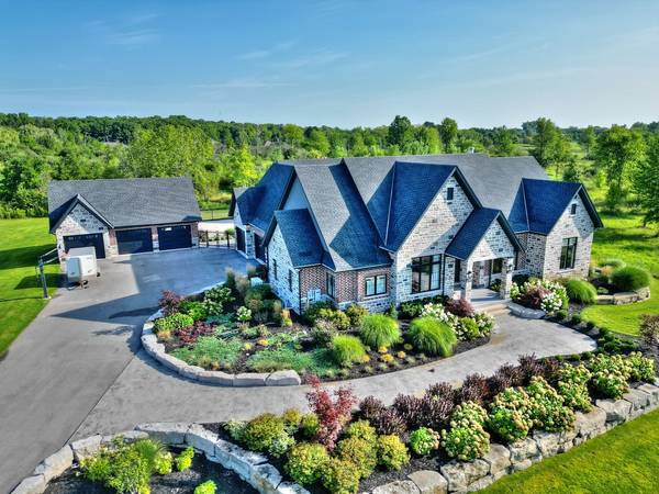 1716 Rebecca ST, Fort Erie, ON L2A 5M4