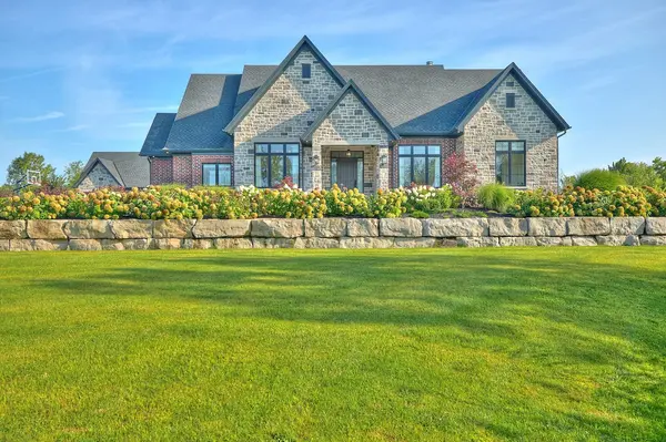 1716 Rebecca ST, Fort Erie, ON L2A 5M4