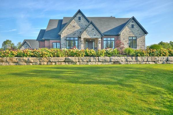 1716 Rebecca ST, Fort Erie, ON L2A 5M4