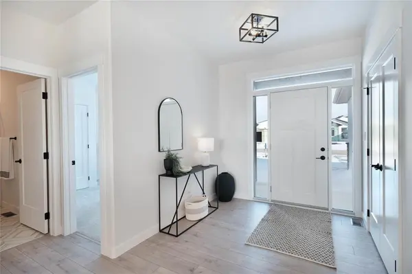 826 Turnberry CV, Niverville, MB R0A 0A1