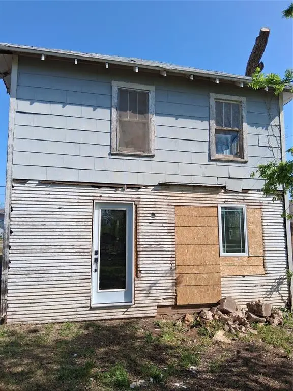 208 E 4th Street, Coleman, TX 76834