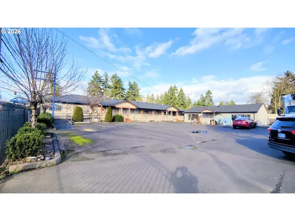 12208 SE MARKET ST, Portland, OR 97233