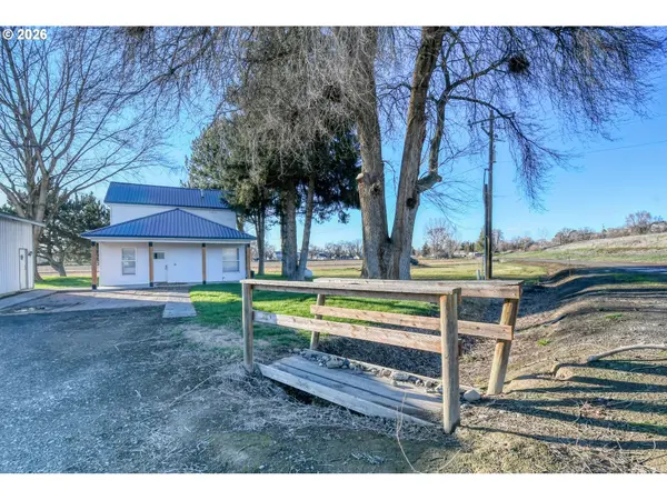 1330 SE College ST, Echo, OR 97826