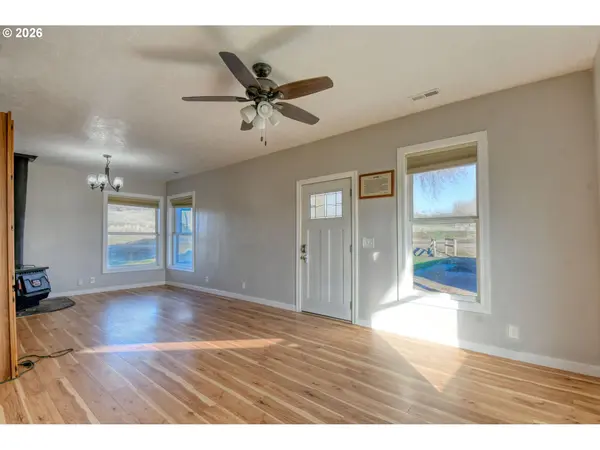 1330 SE College ST, Echo, OR 97826