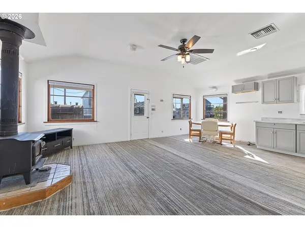 1833 N Jantzen AVE, Portland, OR 97217