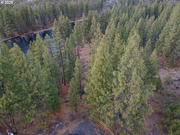 60793 RIVER BEND DR, Bend, OR 97702