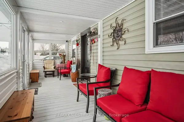 30 Quiet Heights LN, Georgina, ON L4P 3C8