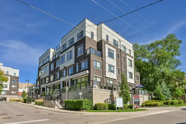 100 Alex Gardner CIR #2, Aurora, ON L4G 3G5