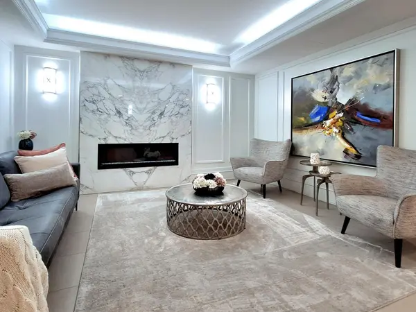 309 Major Mackenzie DR #909, Richmond Hill, ON L4C 9V5