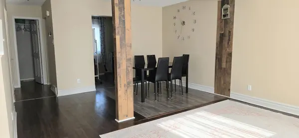 1994 Greenway Park LN, Blackburn Hamlet, ON K1B 5A8