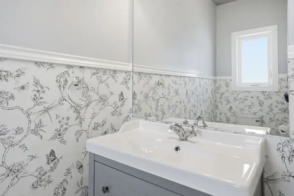 96 Greentrail DR #43, Hamilton, ON L0R 1W0