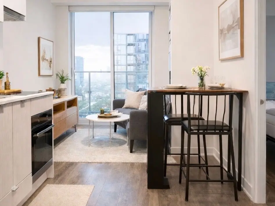 195 Redpath AVE #1713, Toronto C10, ON M4P 0E4