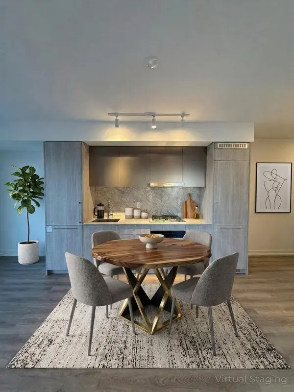 771 Yonge ST #1808, Toronto C02, ON M4W 2G4