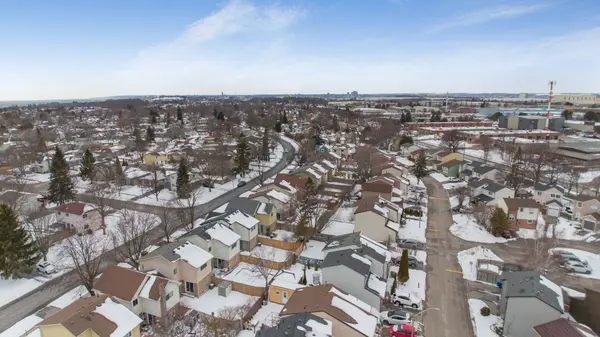 19 Medley LN #51, Ajax, ON L1S 3P5