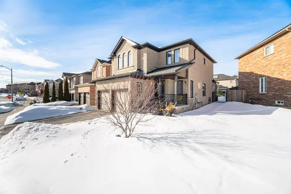 72 Ravineview DR, Vaughan, ON L6A 3T6