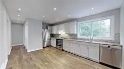 133 Harrison DR, Newmarket, ON L3Y 4P5