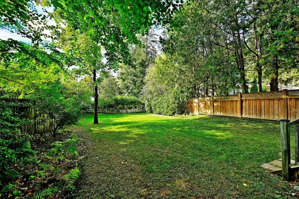 88 Wells ST, Aurora, ON L4G 1T1