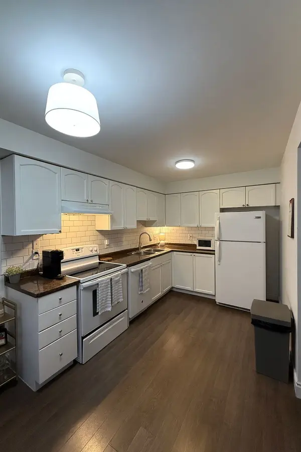 13 Cheltenham RD #5, Barrie, ON L4M 0E3