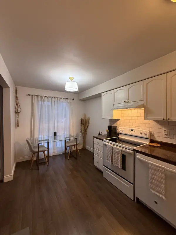 13 Cheltenham RD #5, Barrie, ON L4M 0E3