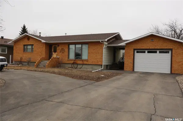 105 Magnan STREET, Gravelbourg, SK S0H 1X0