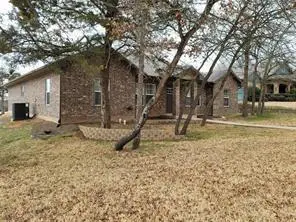 1808 Woodland Park Drive, Denison, TX 75020