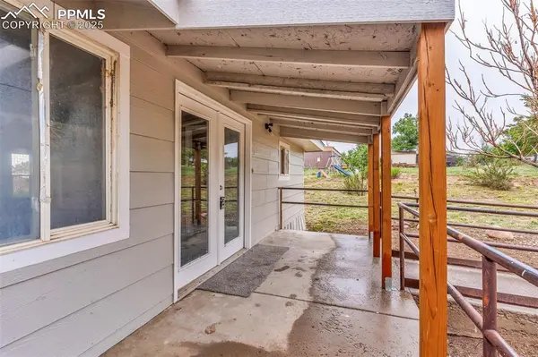 20 Wilmont CIR, Florence, CO 81226