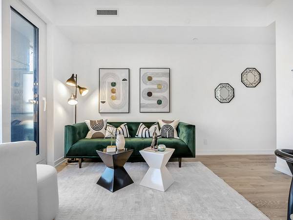 2020 Bathurst ST #1910, Toronto C03, ON M5P 0A6