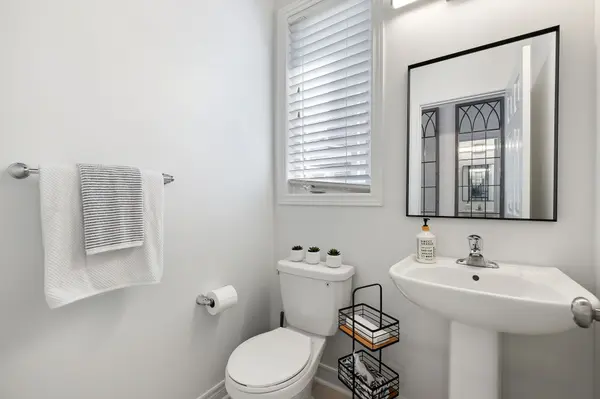 33 Sharpe CRES, New Tecumseth, ON L0G 1W0