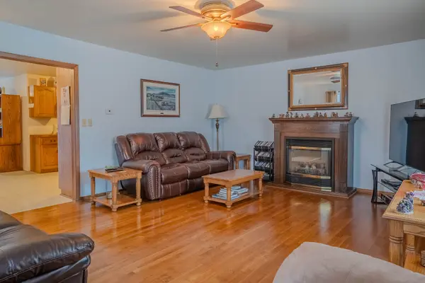 45 Ridgeway RD, Fort Erie, ON L0S 1B0