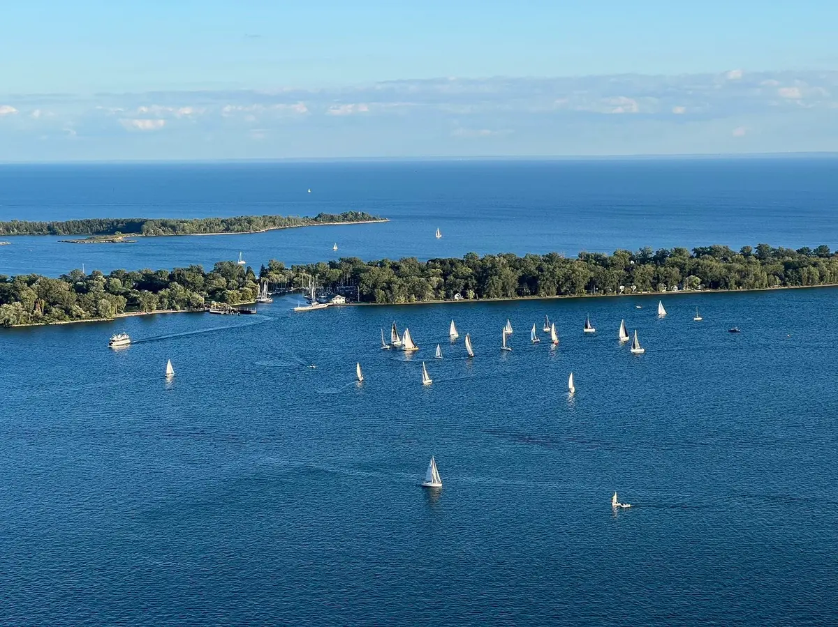 55 Cooper ST #5811, Toronto C08, ON M5E 0G1