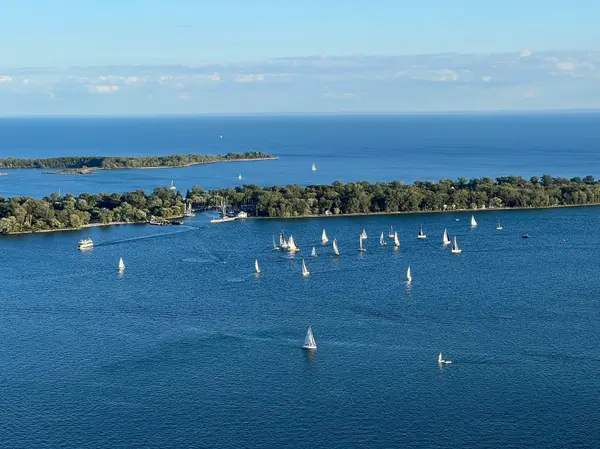 55 Cooper ST #5811, Toronto C08, ON M5E 0G1