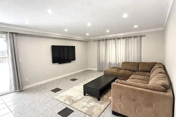 5575 Halls RD, Whitby, ON L1M 1S5