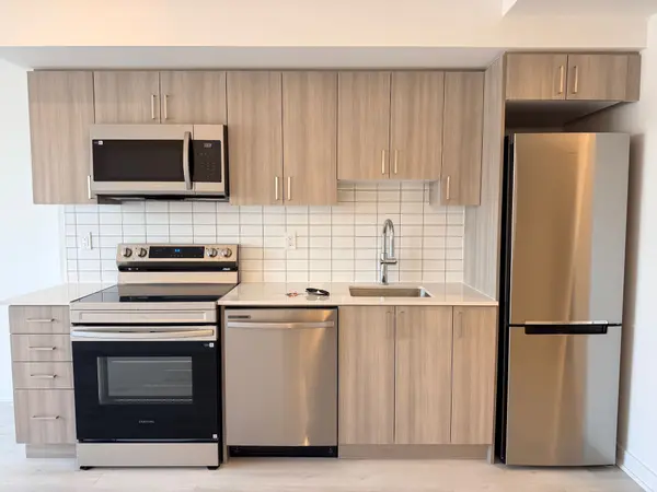 1010 Sandy Beach RD #502, Pickering, ON L1W 3V9