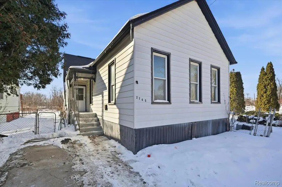 2745 VERMONT ST, Detroit, MI 48216