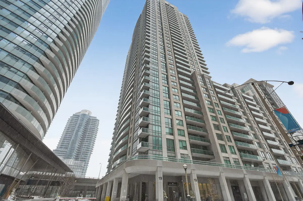 19 Grand Trunk CRES #2205, Toronto C01, ON M5J 3A3
