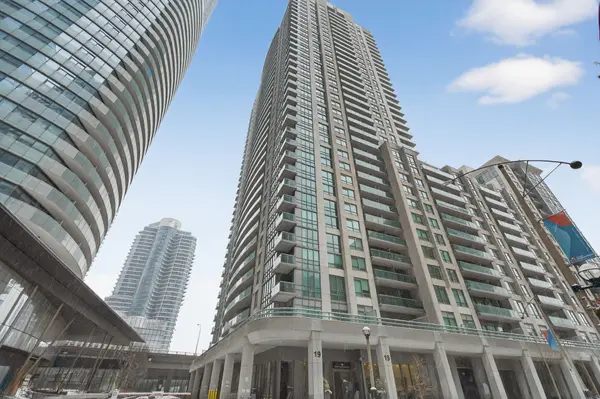 19 Grand Trunk CRES #2205, Toronto C01, ON M5J 3A3