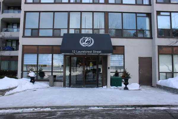 12 Laurelcrest ST #907, Brampton, ON L6S 5Y4