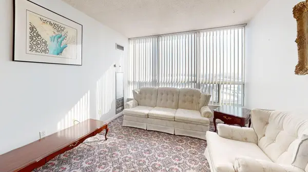 12 Laurelcrest ST #907, Brampton, ON L6S 5Y4